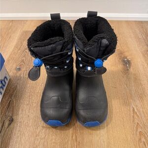Kids Black and Blue Winter Boots Size 11